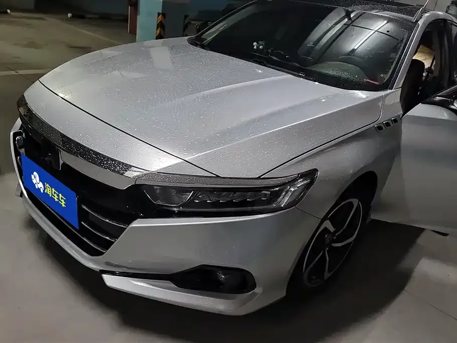 Honda Accord — фото 1
