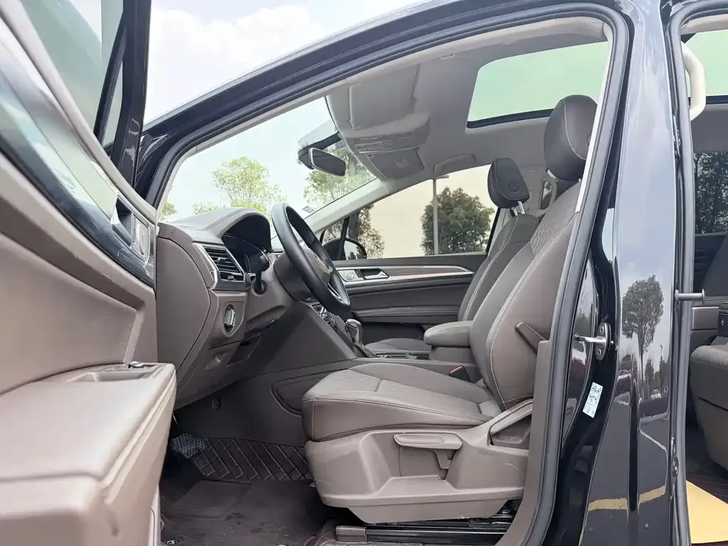 Volkswagen Viloran 2021 из CN, фото 3