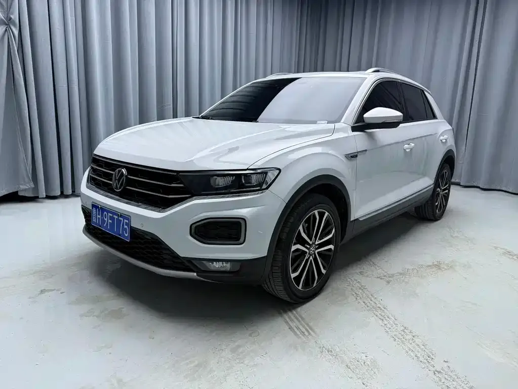 Volkswagen T-Roc — фото 1
