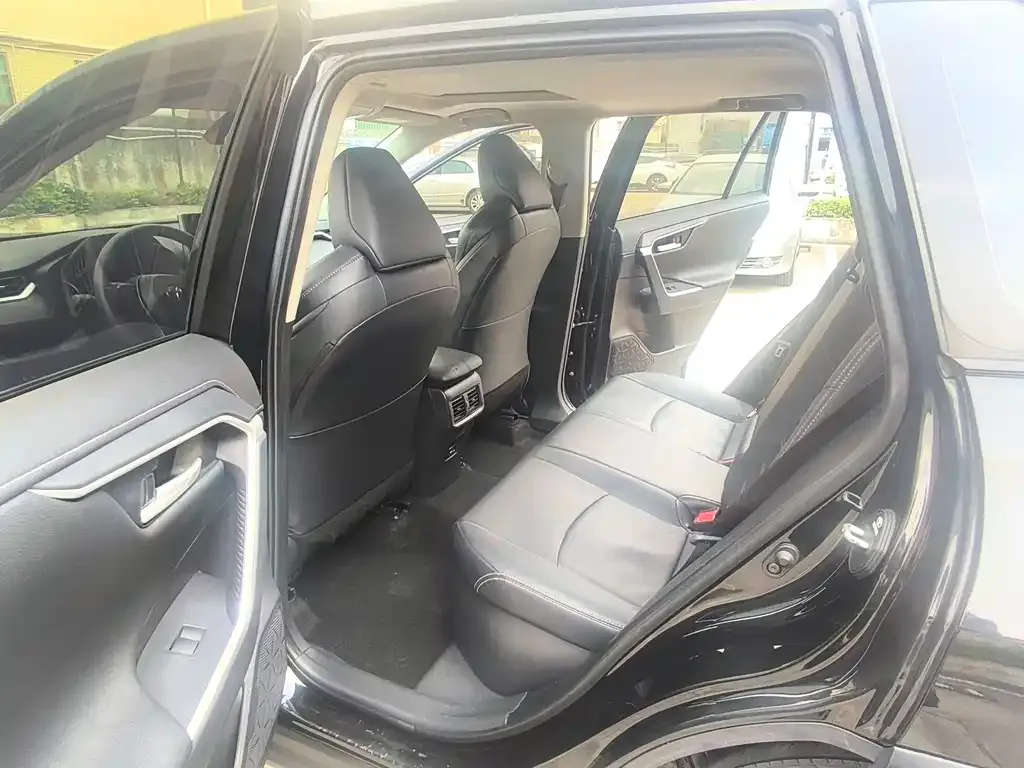 Toyota Wildlander 2022 из CN, фото 5