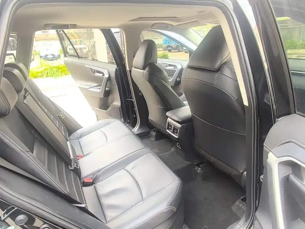 Toyota Wildlander 2022 из CN, фото 3