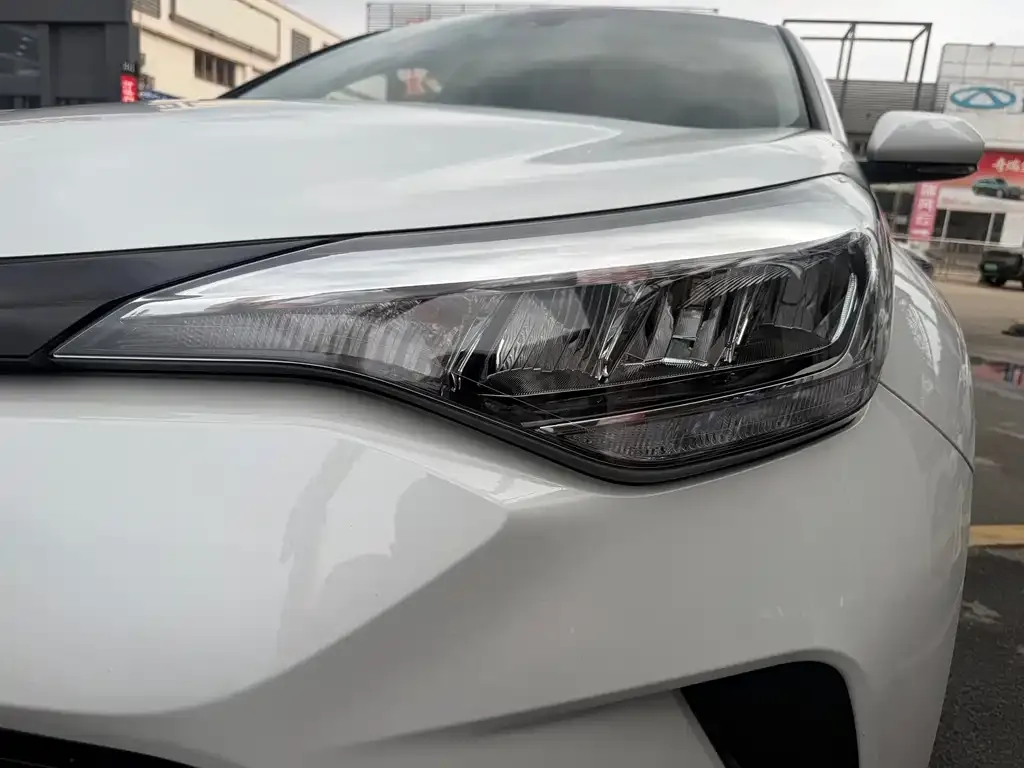 Toyota C-HR — фото 3