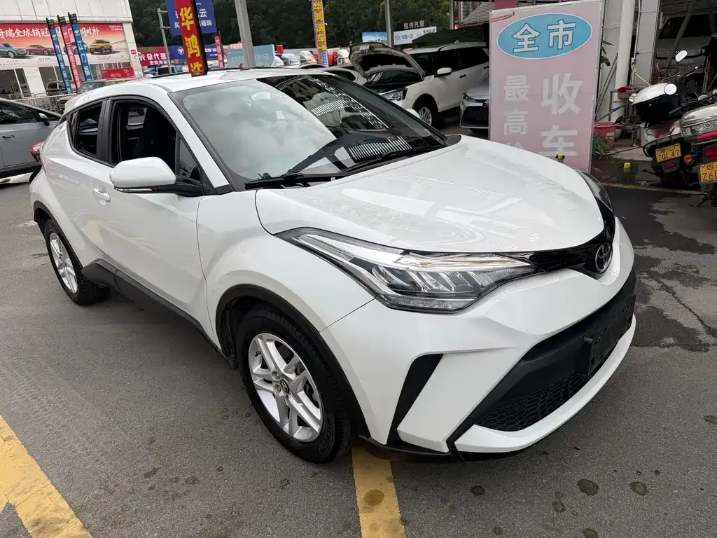 Toyota C-HR — фото 8
