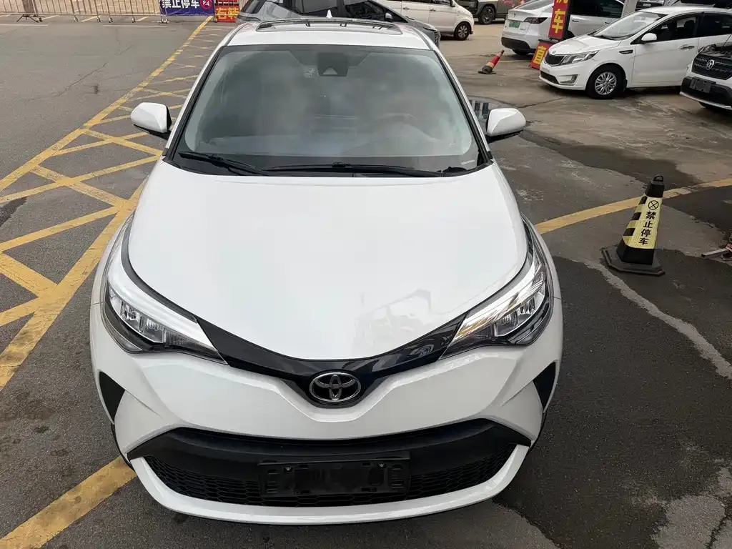 Toyota C-HR — фото 6