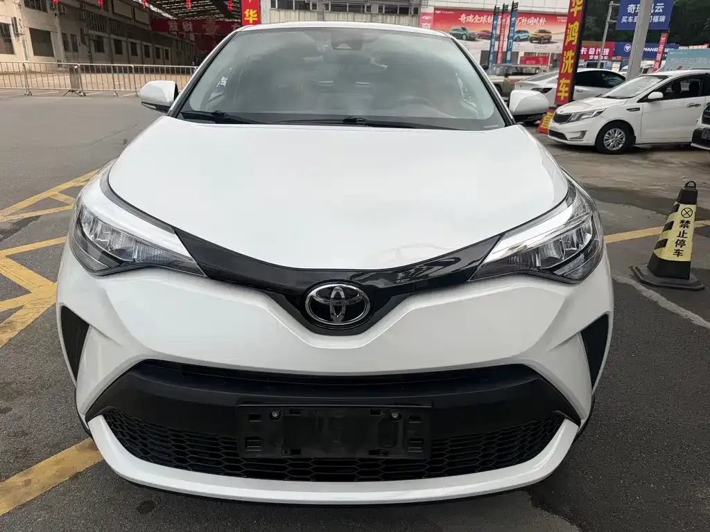 Toyota C-HR — фото 2