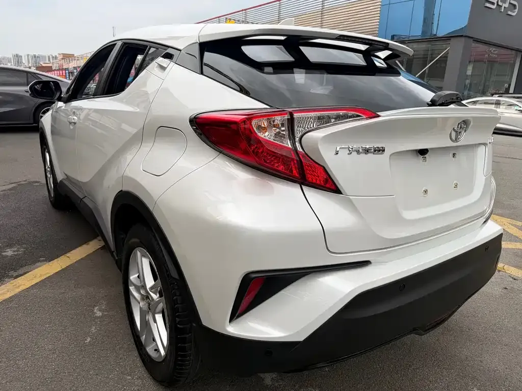 Toyota C-HR — фото 7