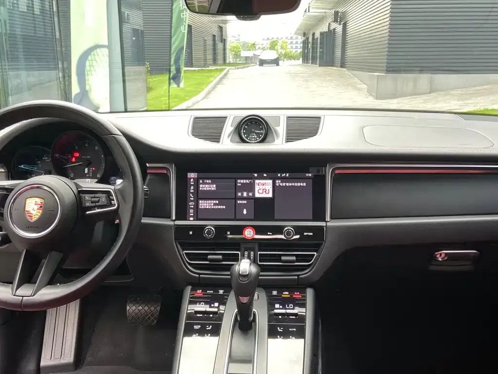 Porsche Macan 2024 из CN, фото 4