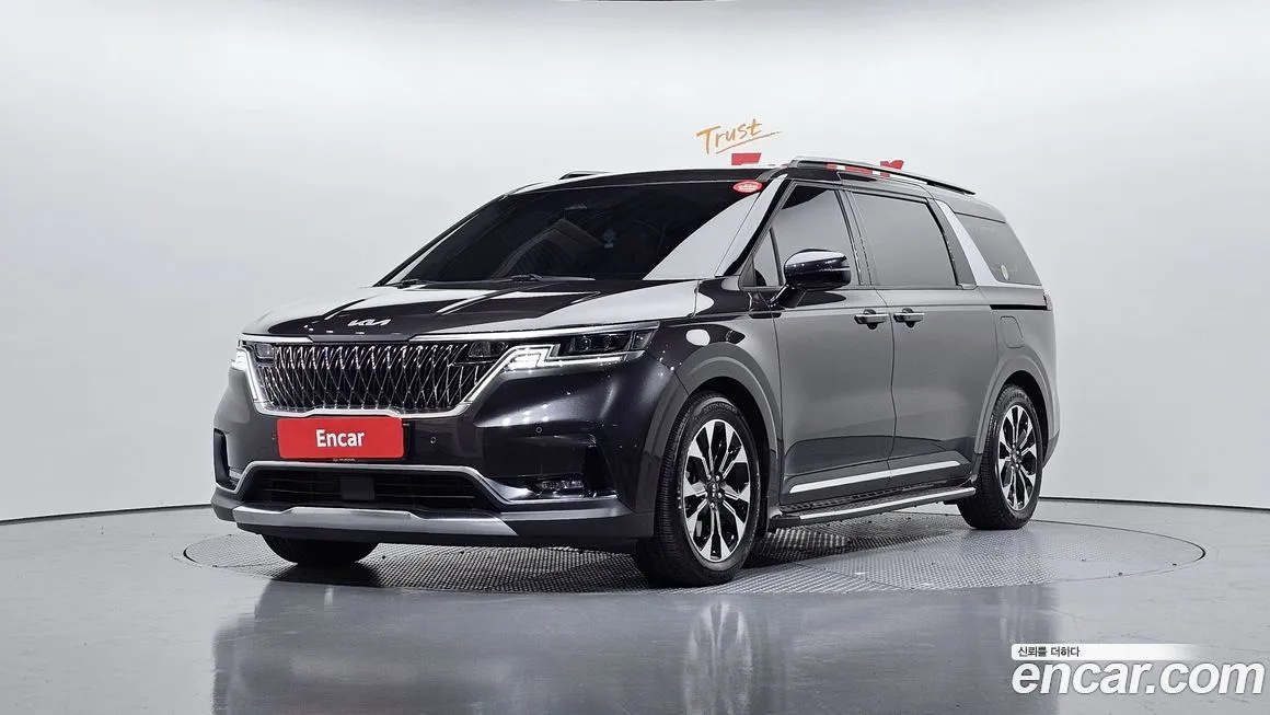 Kia Carnival — фото 1