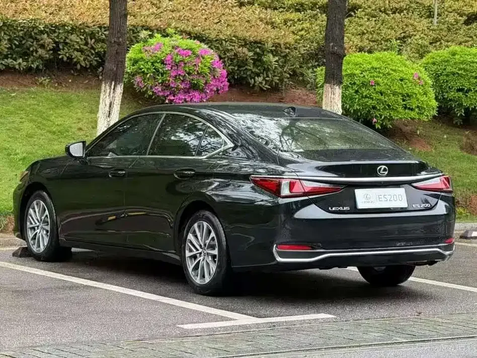 Lexus ES — фото 6
