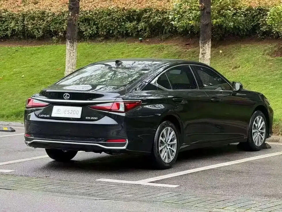 Lexus ES — фото 8