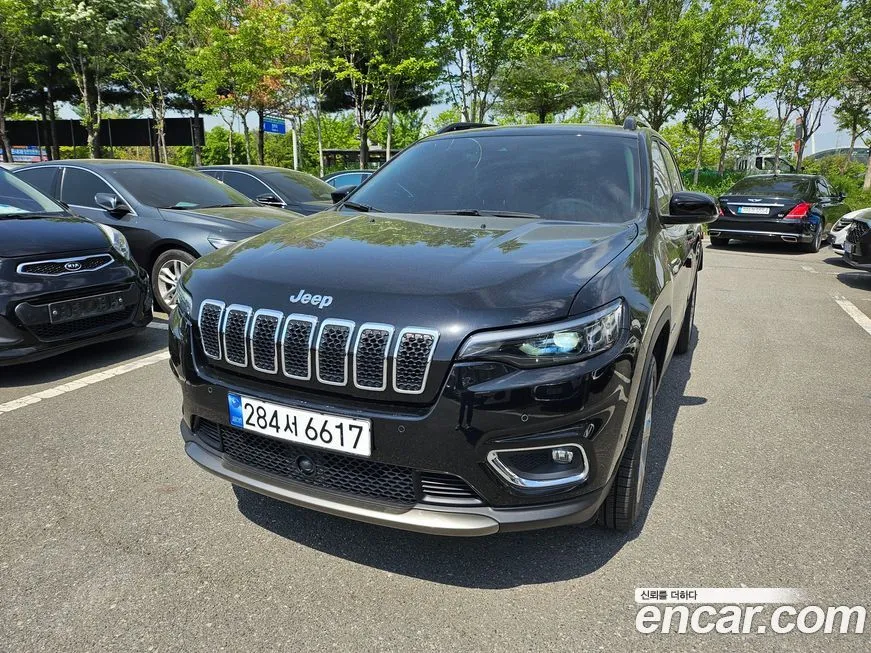 Jeep Cherokee — фото 1