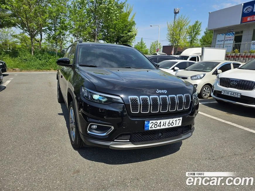 Jeep Cherokee — фото 10