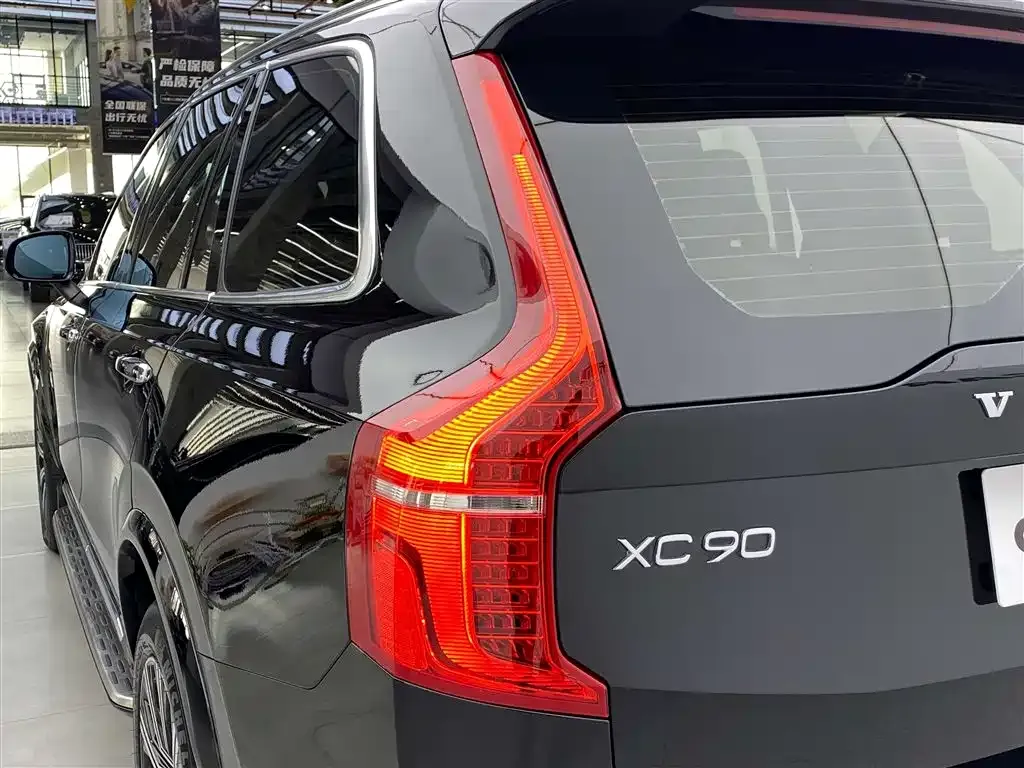 Volvo XC90 — фото 6