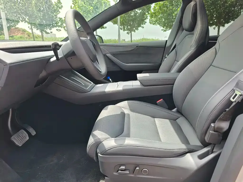 Tesla Model Y L 2025 из CN, фото 6
