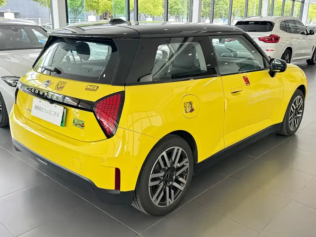 MINI Cooper EV 2024 из CN, фото 2