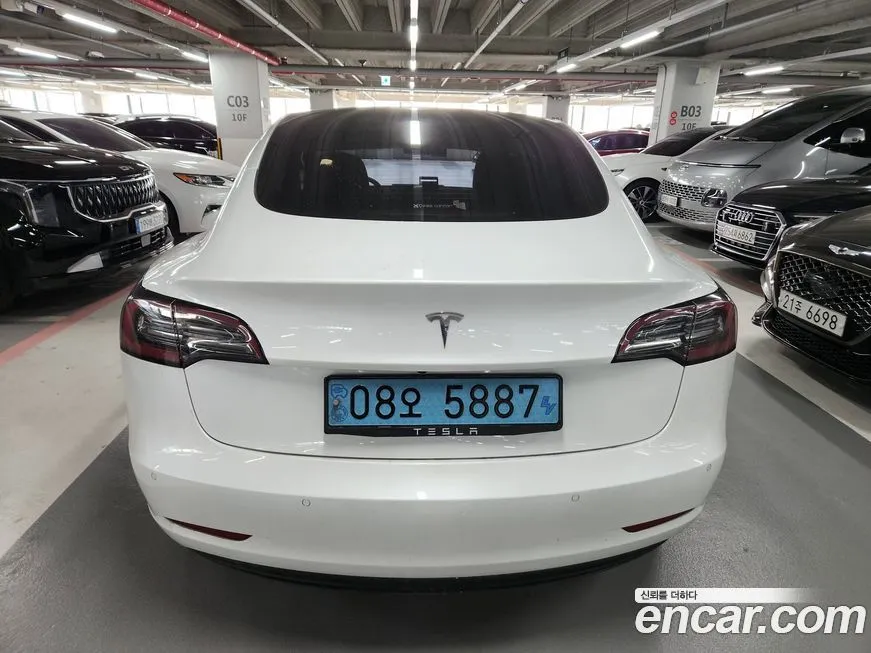 Tesla Model 3 — фото 3