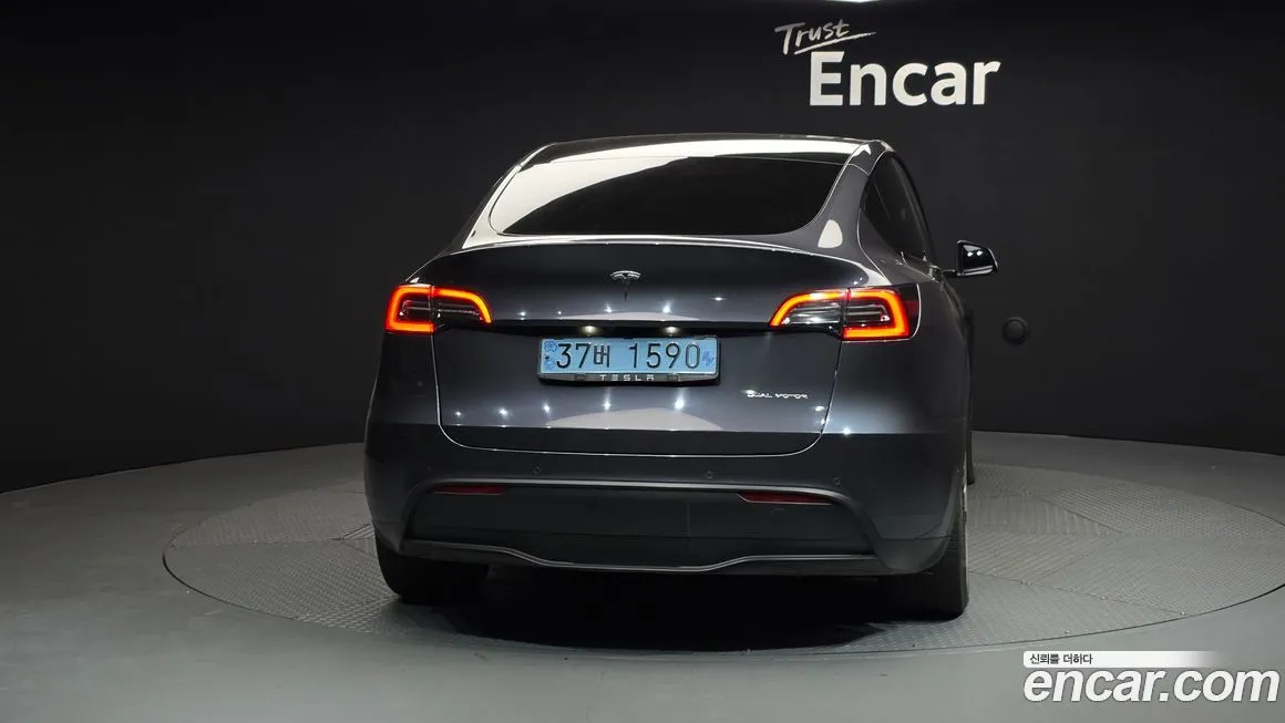 Tesla Model Y — фото 2