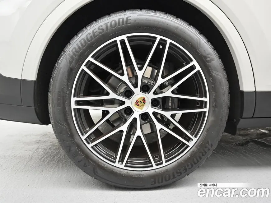 Porsche Cayenne — фото 10