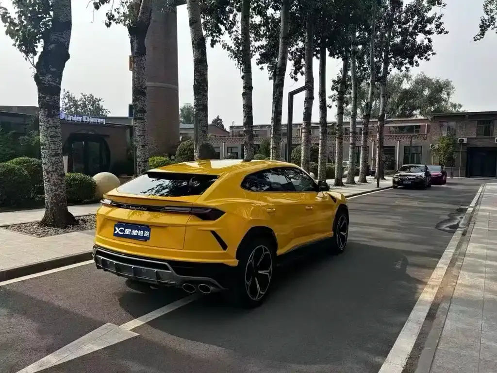 Lamborghini Urus — фото 6