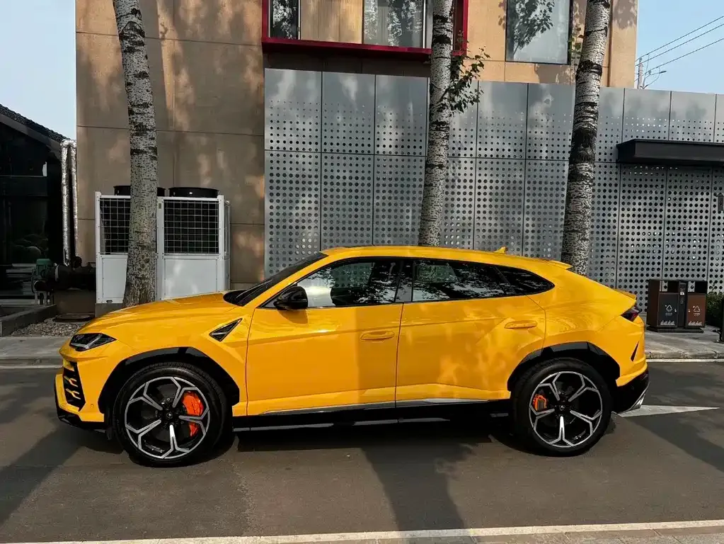 Lamborghini Urus — фото 9