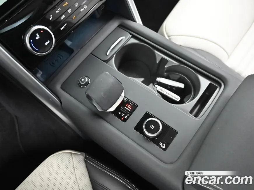 Land Rover Discovery 2025 из KR, фото 4