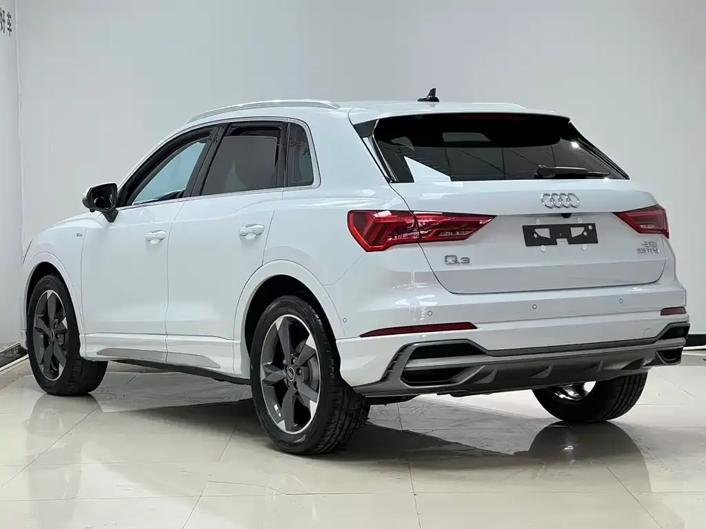 Audi Q3 — фото 4
