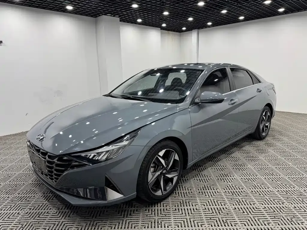 Hyundai Elantra — фото 7