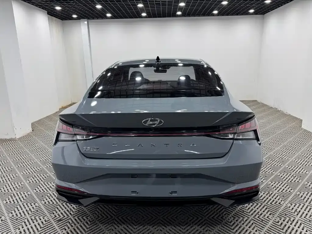 Hyundai Elantra — фото 5