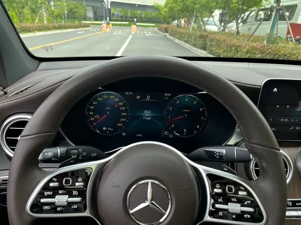 Mercedes-Benz GLC — фото 2