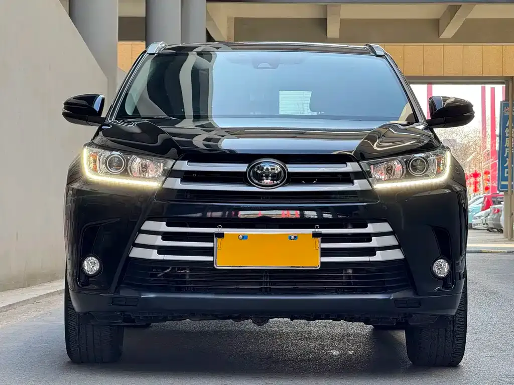Toyota Highlander — фото 3