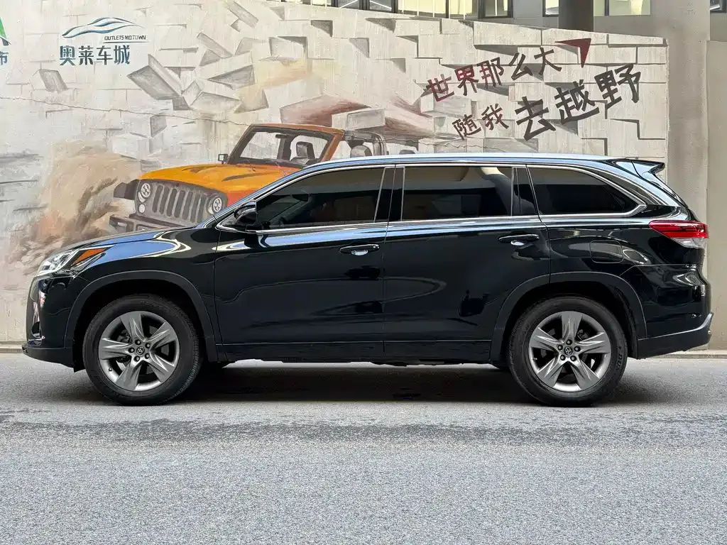 Toyota Highlander — фото 10