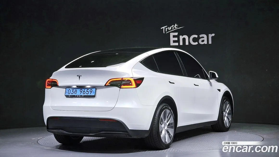 Tesla Model Y 2023 из KR, фото 8