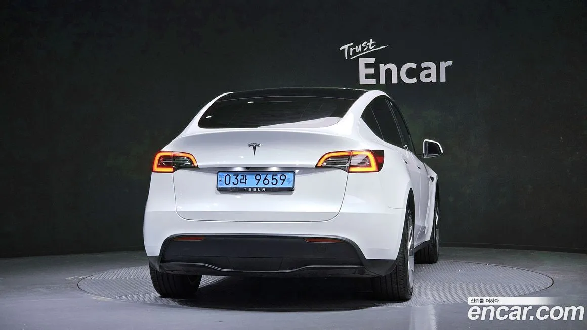 Tesla Model Y 2023 из KR, фото 7