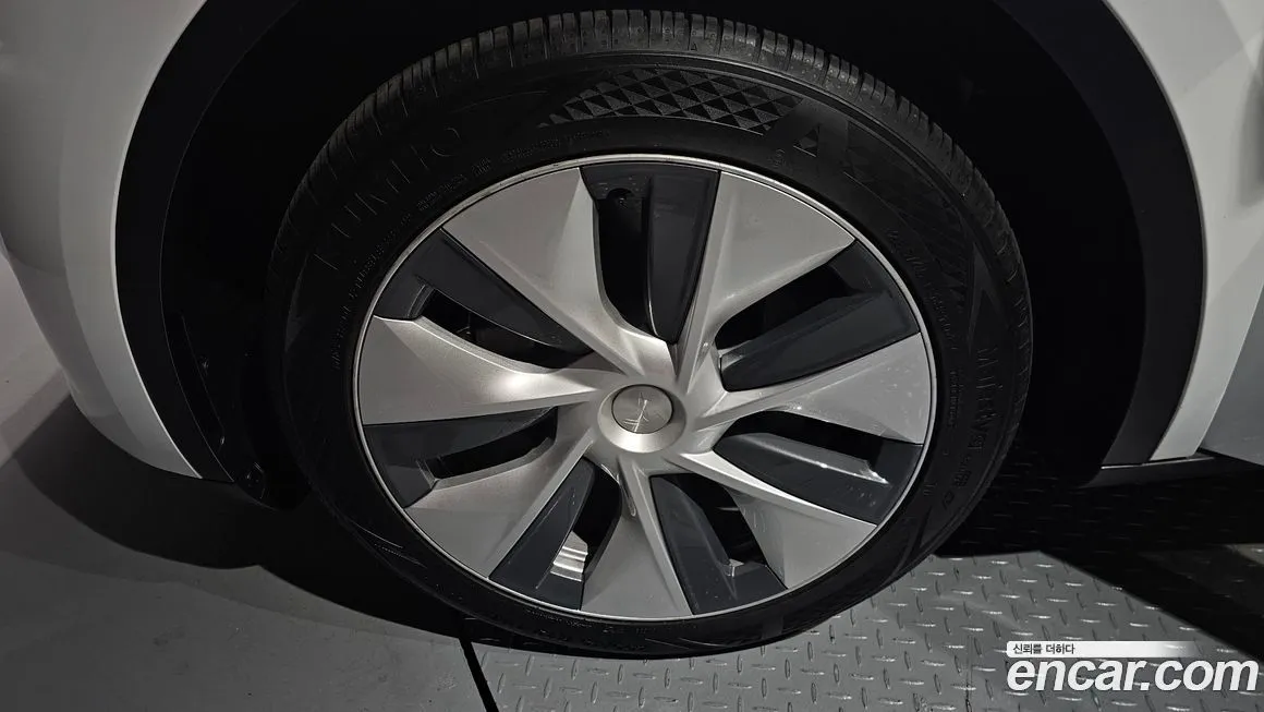 Tesla Model Y 2023 из KR, фото 3