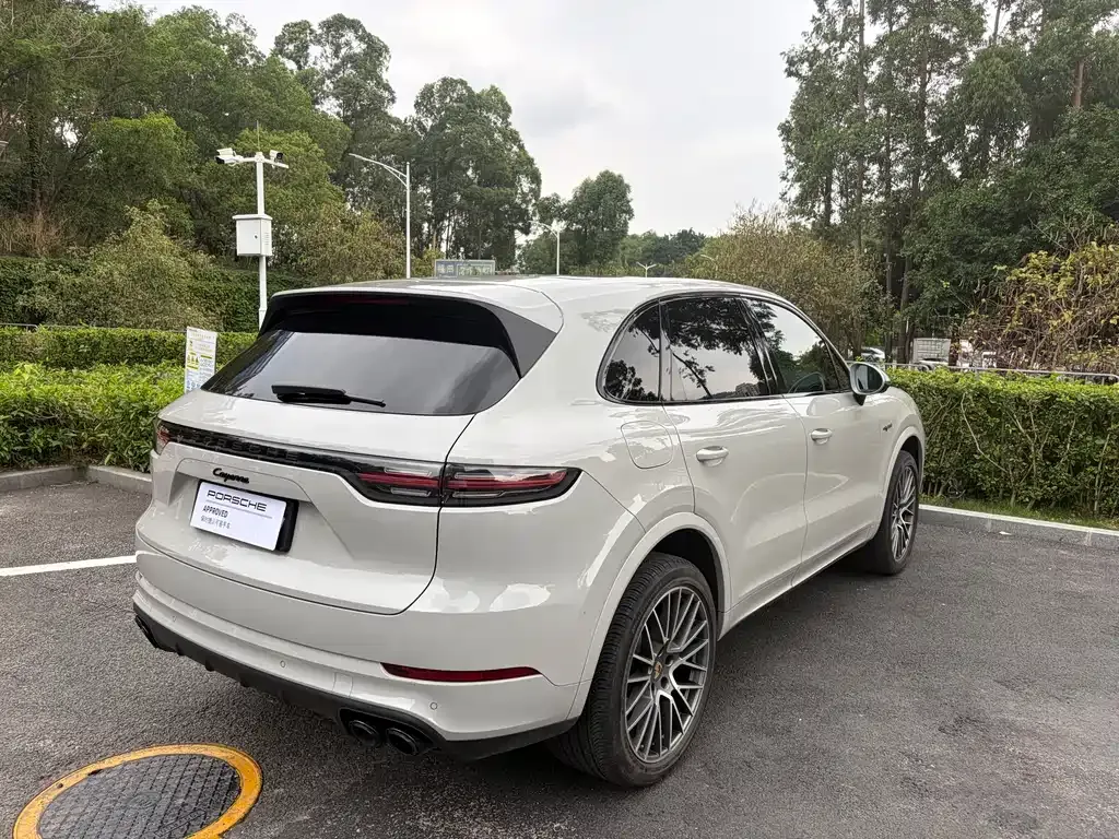 Porsche Cayenne Hybrid — фото 6