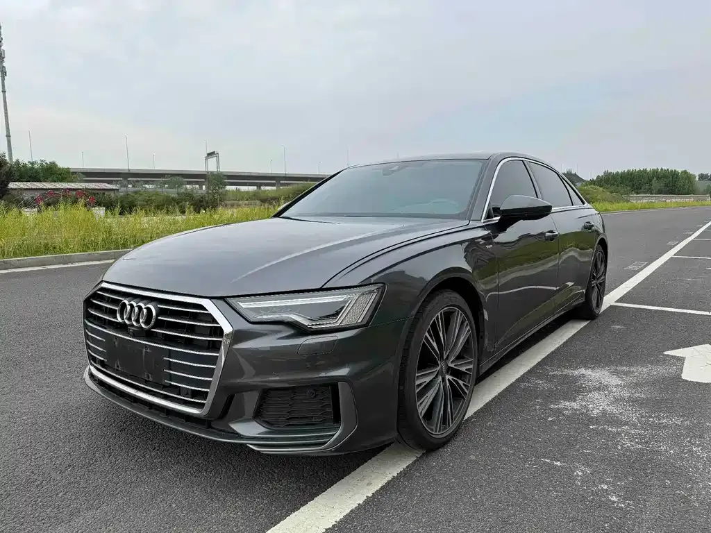 Audi A6L — фото 1