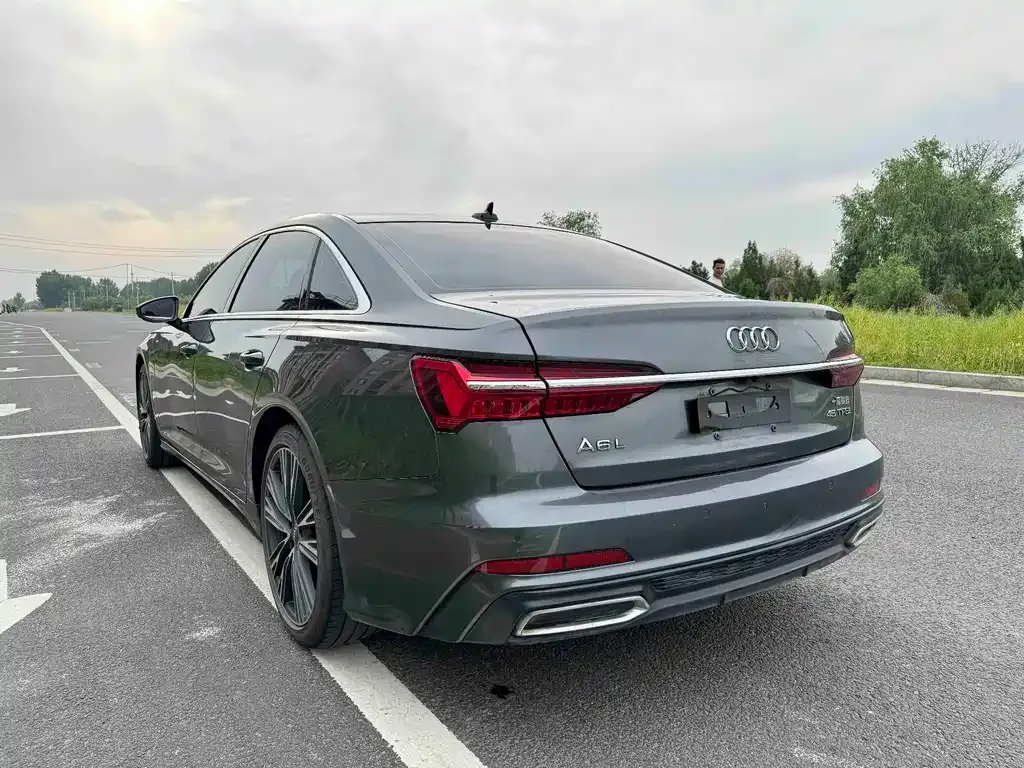 Audi A6L — фото 6