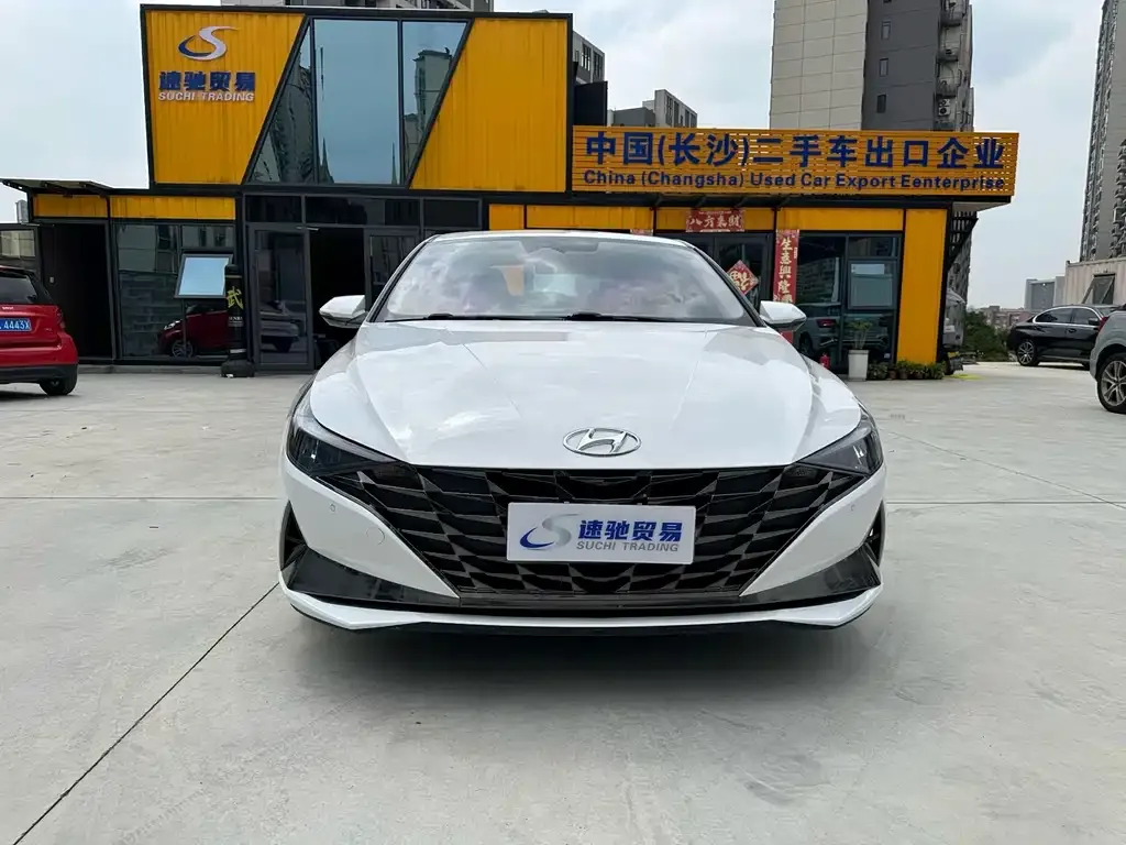 Hyundai Elantra — фото 6