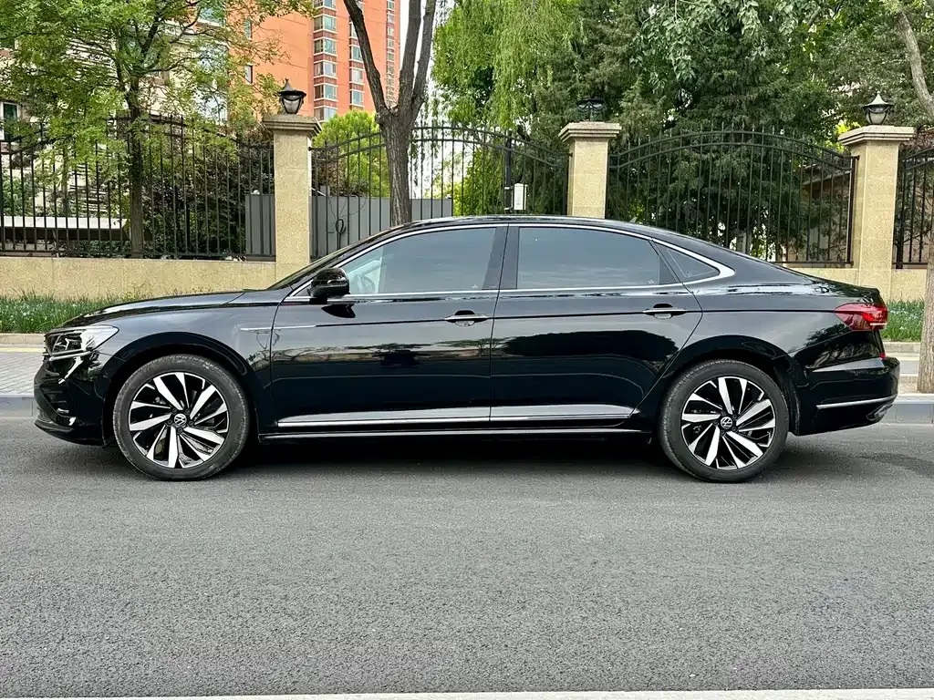 Volkswagen Passat — фото 8