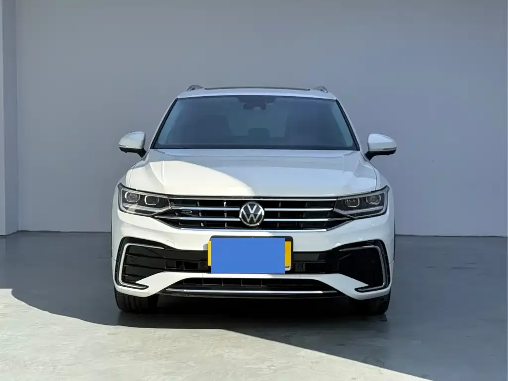 Volkswagen Tiguan L — фото 8