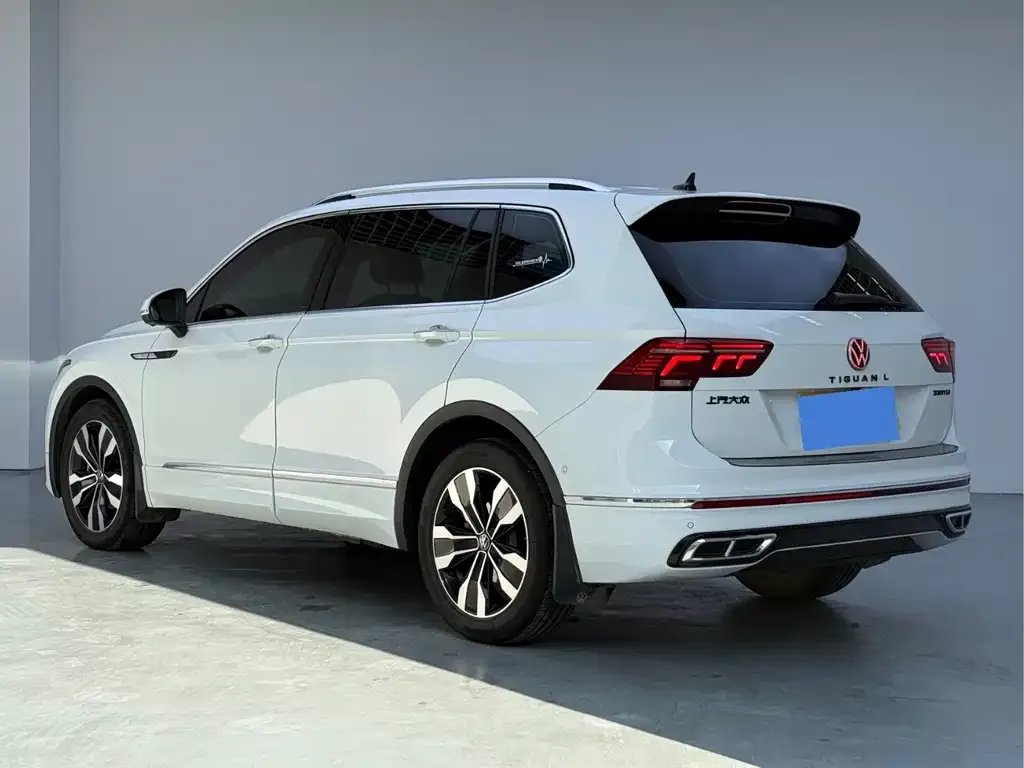 Volkswagen Tiguan L — фото 2