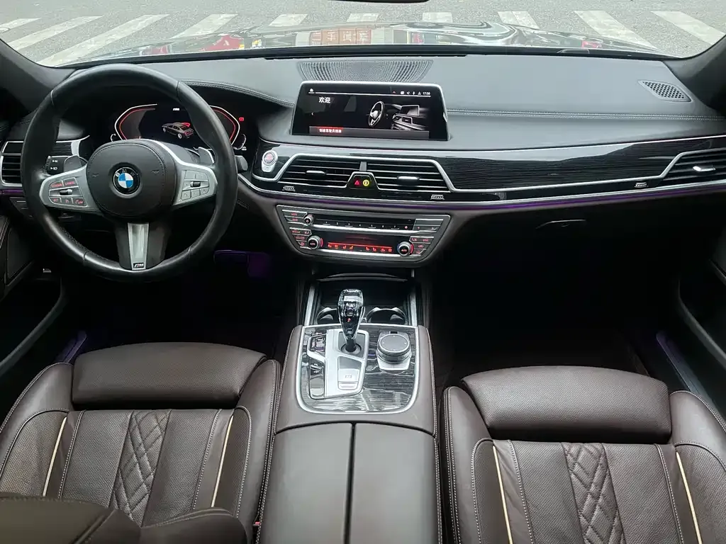 BMW 7 Series — фото 10
