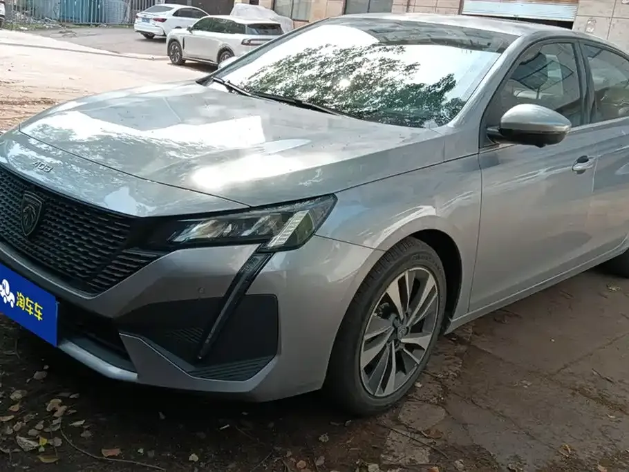 Peugeot 408