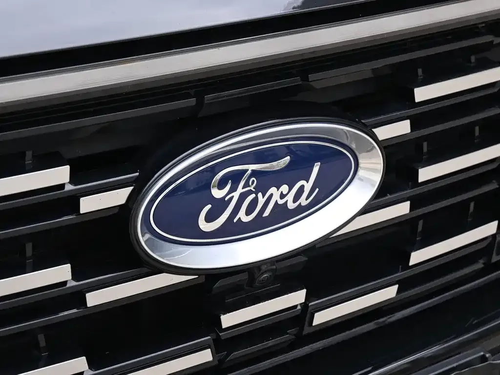 Ford Edge — фото 6