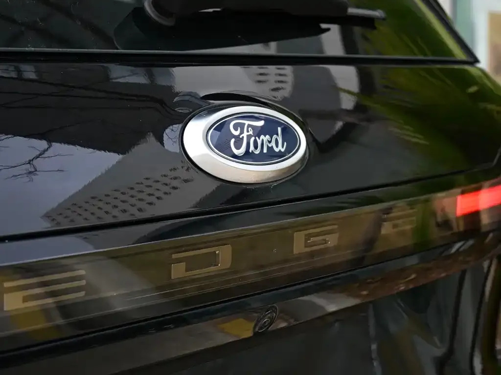 Ford Edge — фото 7