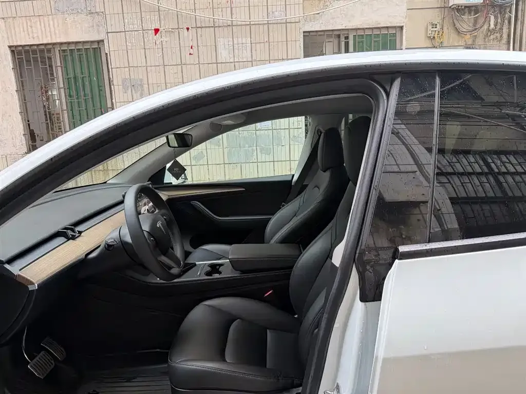 Tesla Model Y 2023 из CN, фото 5