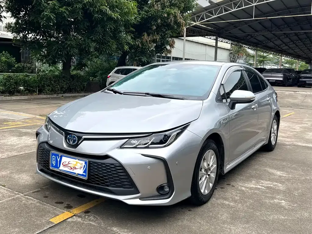 Toyota Corolla — фото 1