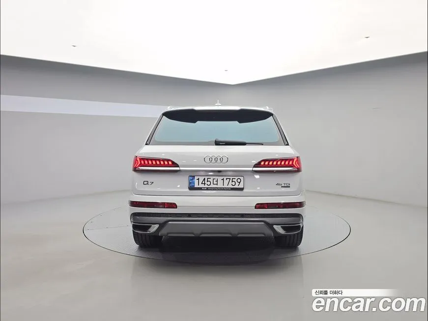 Audi Q7 — фото 2