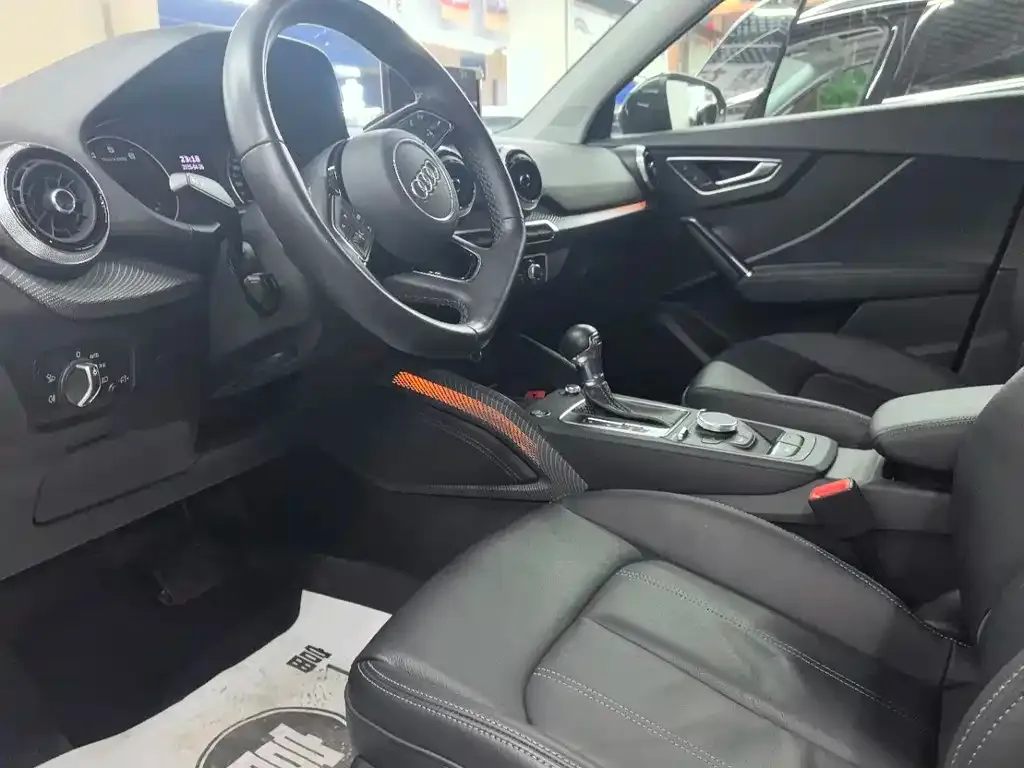 Audi Q2L 2023 из CN, фото 4