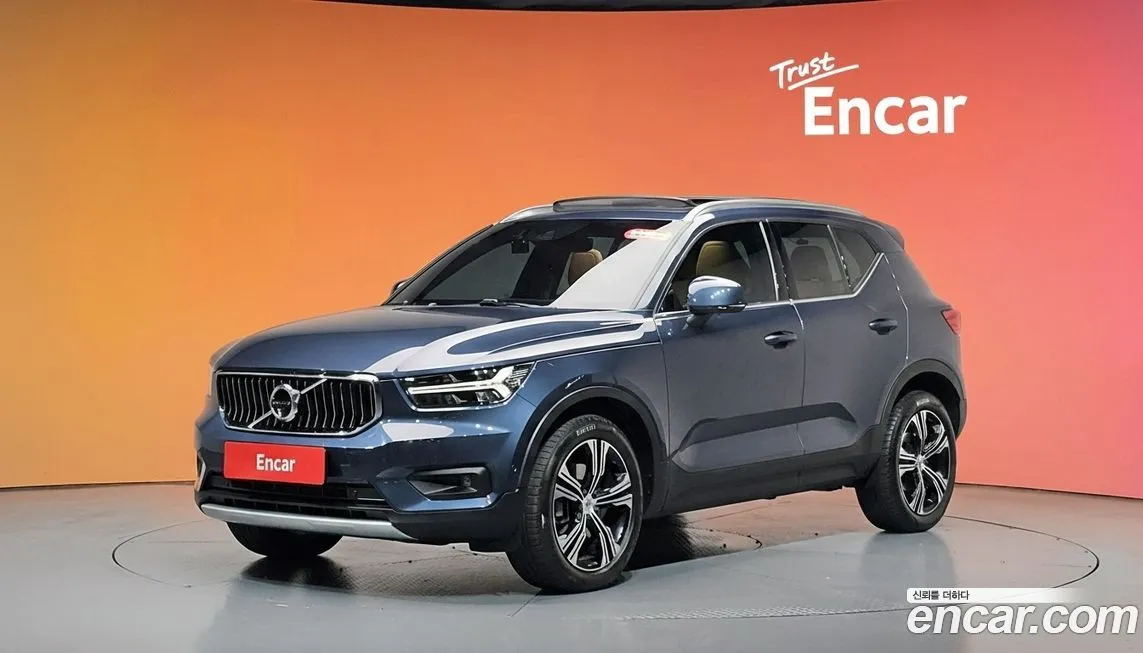 Volvo XC40 — фото 1